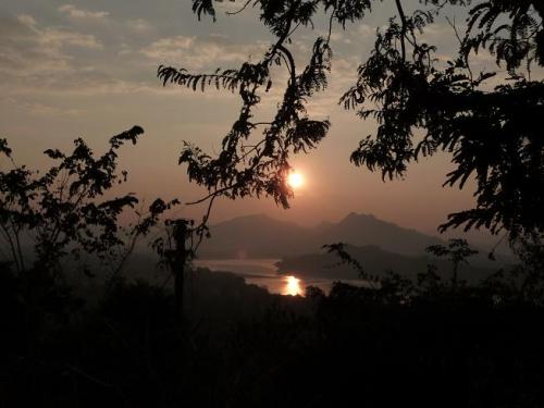 zonsondergang op mount Phoussi, Luang Prabang
