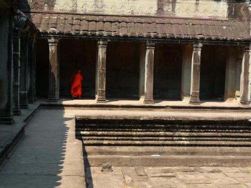 Monnik in Angkor (beetje scheef, moest em snel nemen)