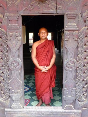 Mandalay - monk district 
